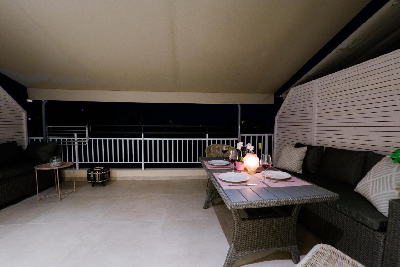 Loutraki Hidden Gem III Apartment Bagian luar foto