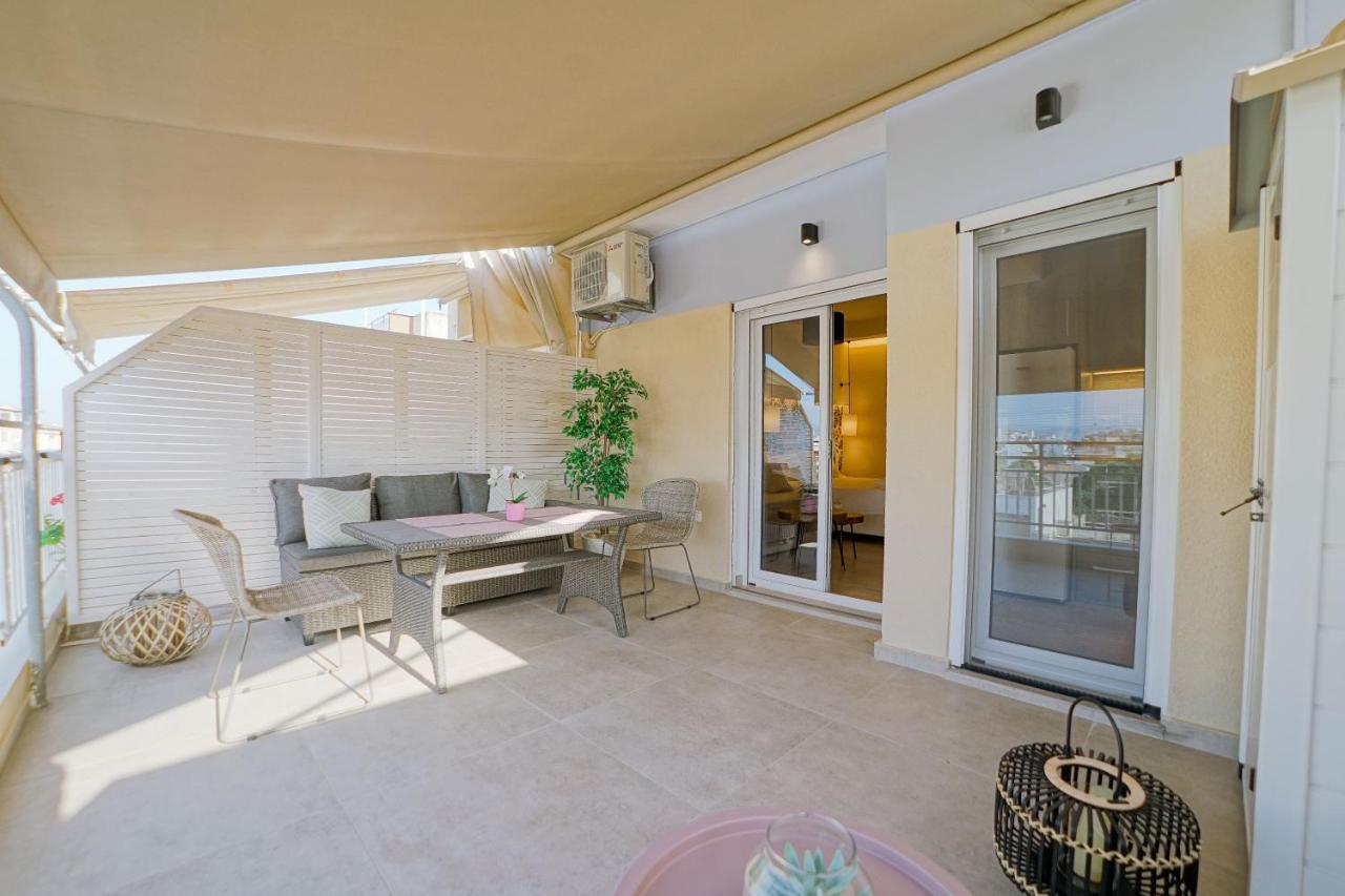 Loutraki Hidden Gem III Apartment Bagian luar foto