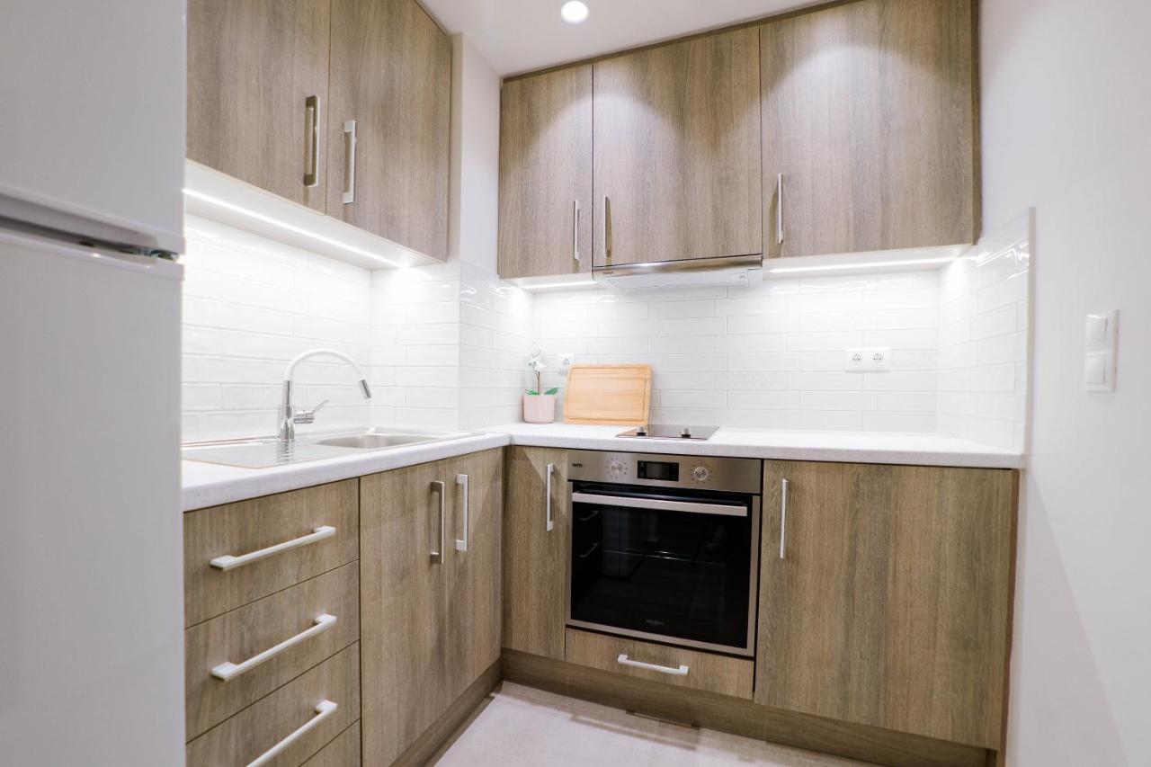 Loutraki Hidden Gem III Apartment Bagian luar foto
